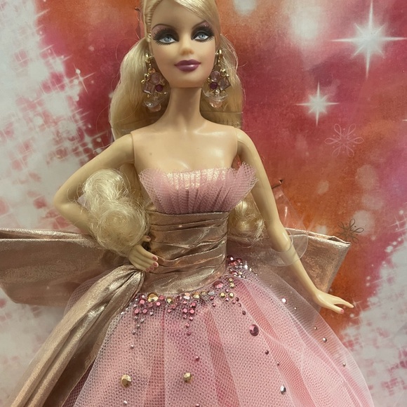 2009 Holiday Barbie (NRFB) 50th Anniversary! - Picture 5 of 5